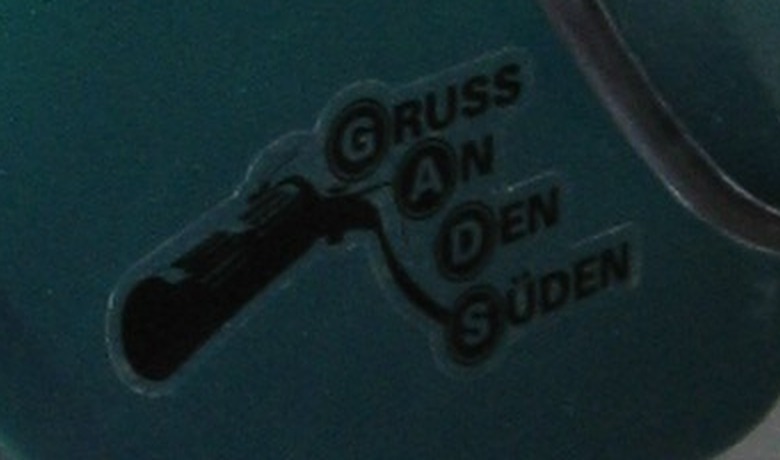 Der GADS-Aufkleber, enthüllt von Kelle zur Seite 1000 (Dezember 2007) GADS-Aufkleber: Gruß an den Süden