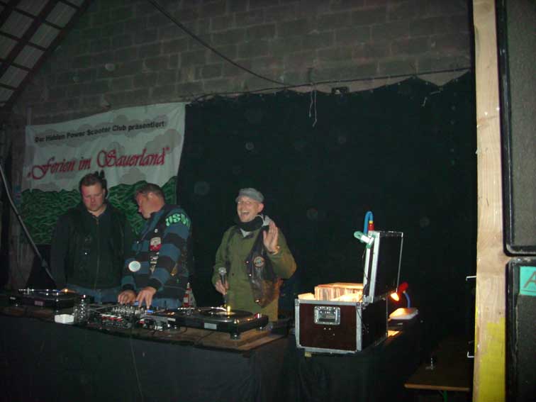 HIS_2011_025